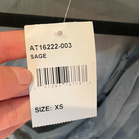 NWT Green sage ASTR THE LABEL Top - Picture 3 of 3